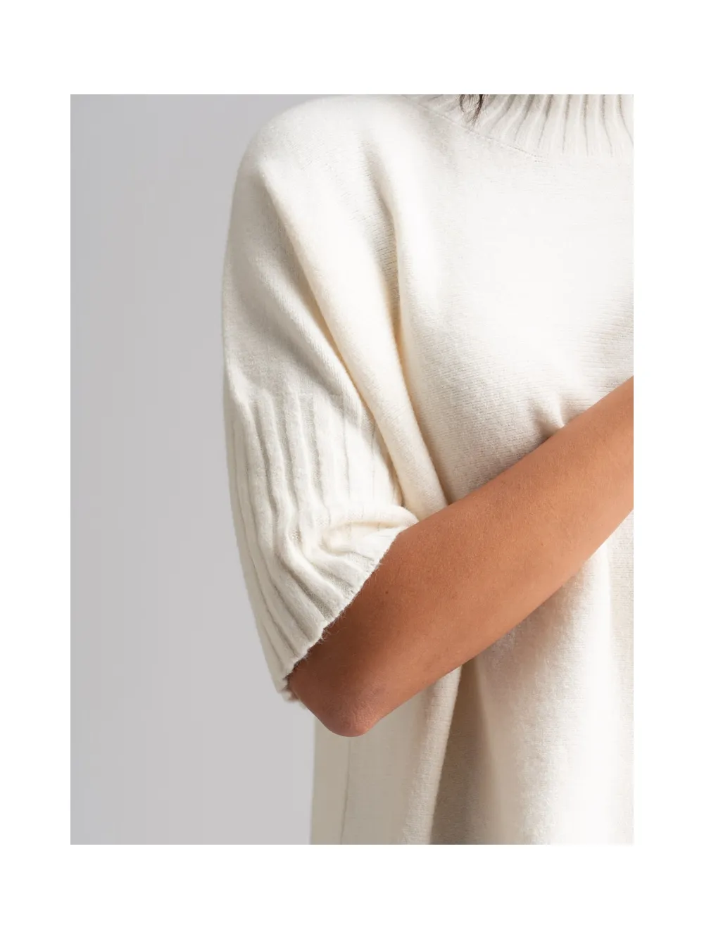 Maglia donna con collo a cratere e manica tre quarti